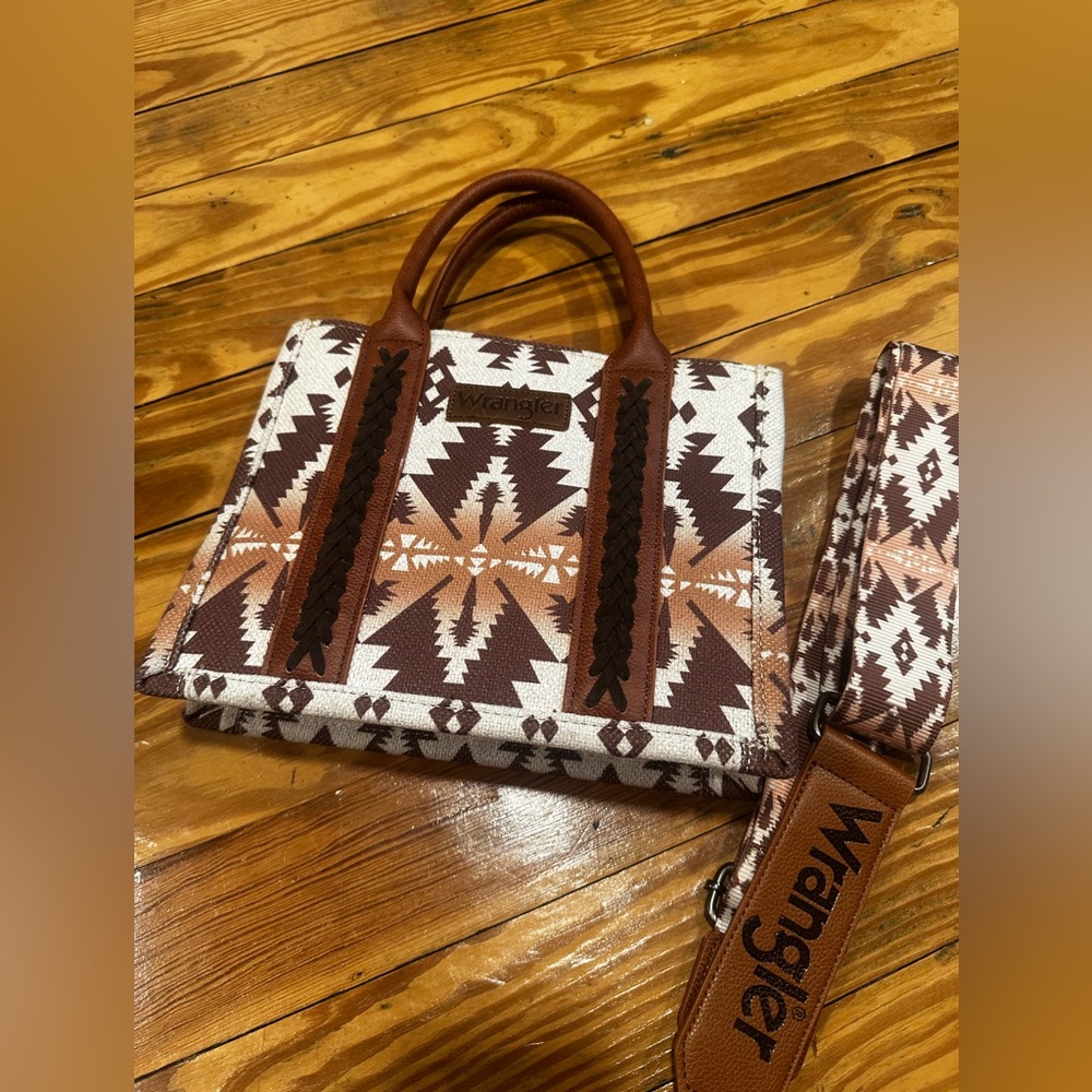 Montana West Wrangler Tote Bag 
Color ~ Angel Diamond Camel-guitar
Strap M
